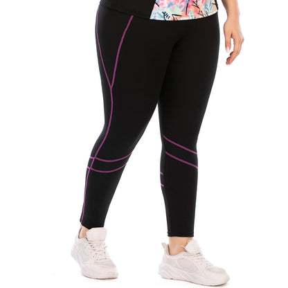 Damen Sportleggings schwarz mit lila Nähten, Plus Size, Fitnesshose, bequeme Passform.