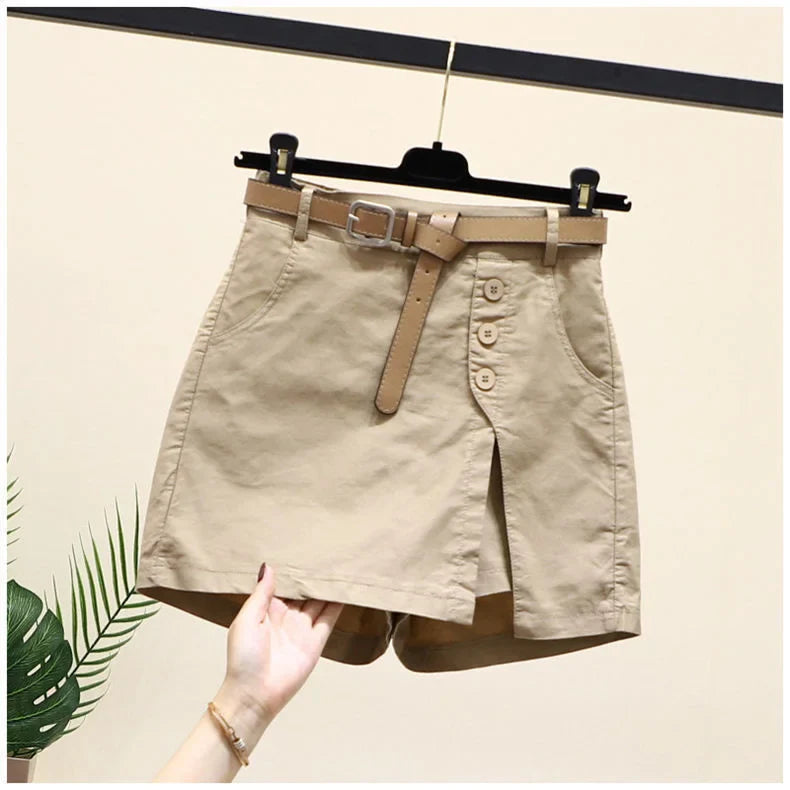 Beige Damenrock mit Gürtel, Knopfleiste und Schlitz, Baumwolle, elegant, Sommermode.