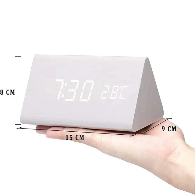 Weiße LED-Holzuhr, Wecker mit Temperaturanzeige, modernes Design, ideal für Schlafzimmer.