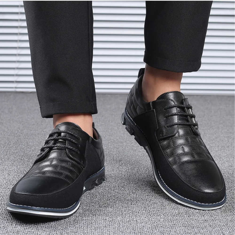 Schwarze Herren-Lederschnürschuhe, elegant, rutschfest, für Business und Freizeit.