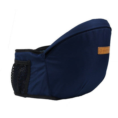 Dunkelblauer Baby-Hüftsitz, ergonomisch, atmungsaktiv, mit Netzseitentasche.
