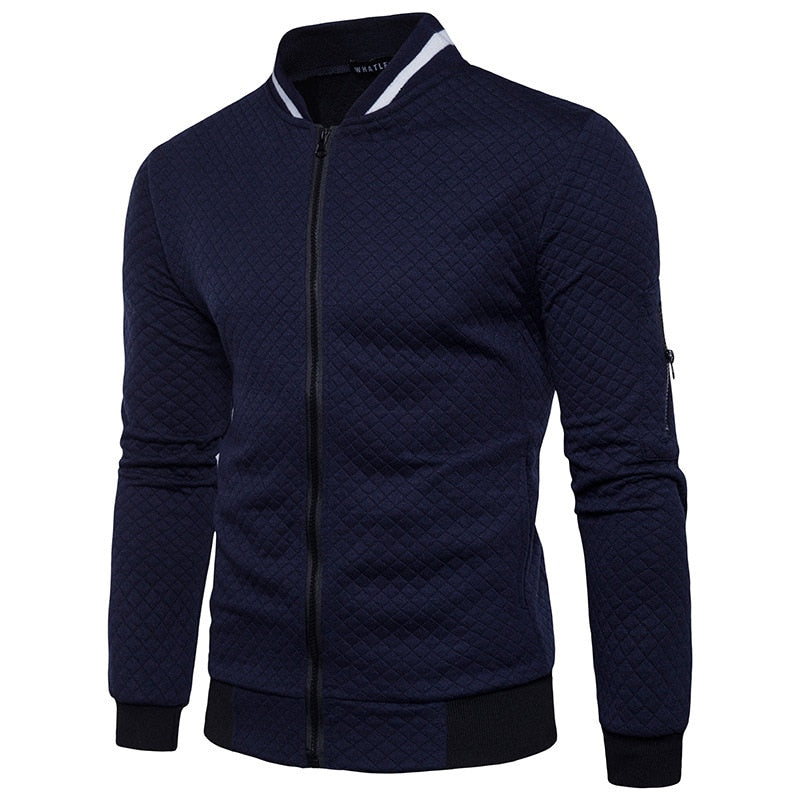 Dunkelblaue Herren-Bomberjacke, gesteppter Stoff, Reißverschluss, modisch, lässig.