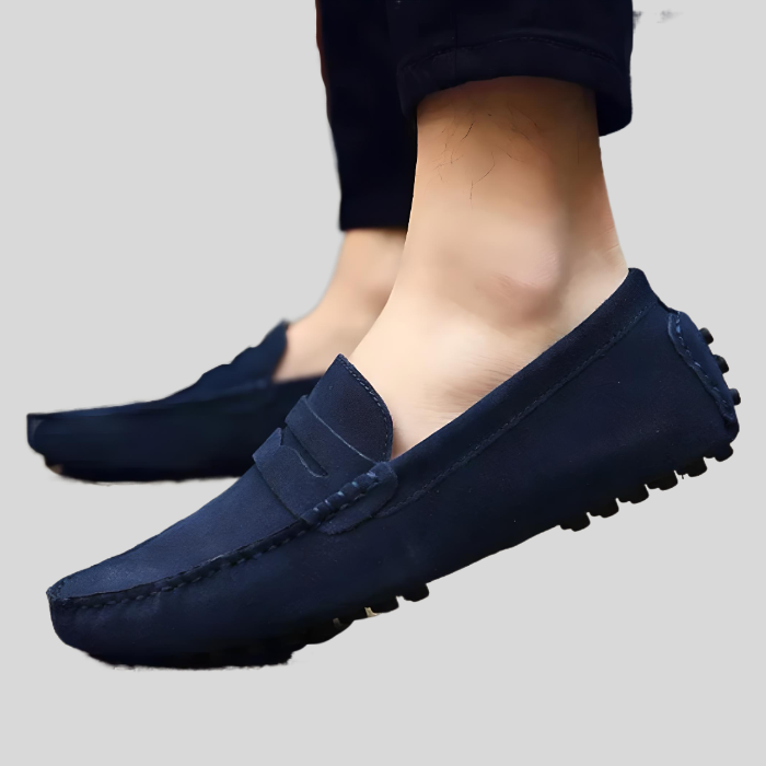 Dunkelblaue Herren-Mokassins aus Wildleder, rutschfeste Sohle, elegantes Design.