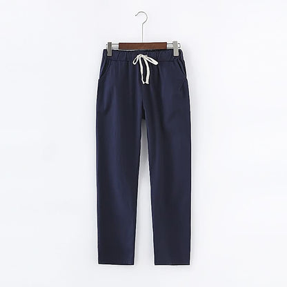 Dunkelblaue Jogginghose mit Kordelzug, Baumwolle, bequem, Herrenmode, Freizeitkleidung.