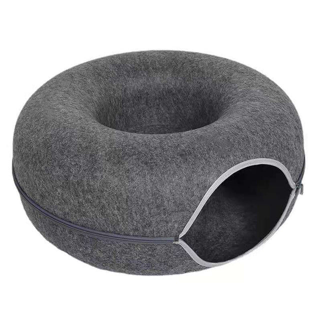 Dunkelgraues Katzenbett aus Filz, rund, mit Eingang, gemütlich, modernes Design.