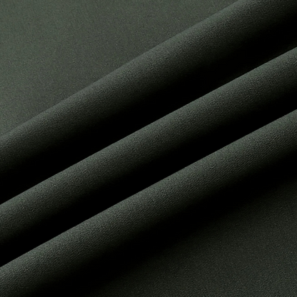 Dunkelgrüner Stoff, Nahaufnahme, weiche Textur, ideal für Herrenmode, Kapuzenjacken.