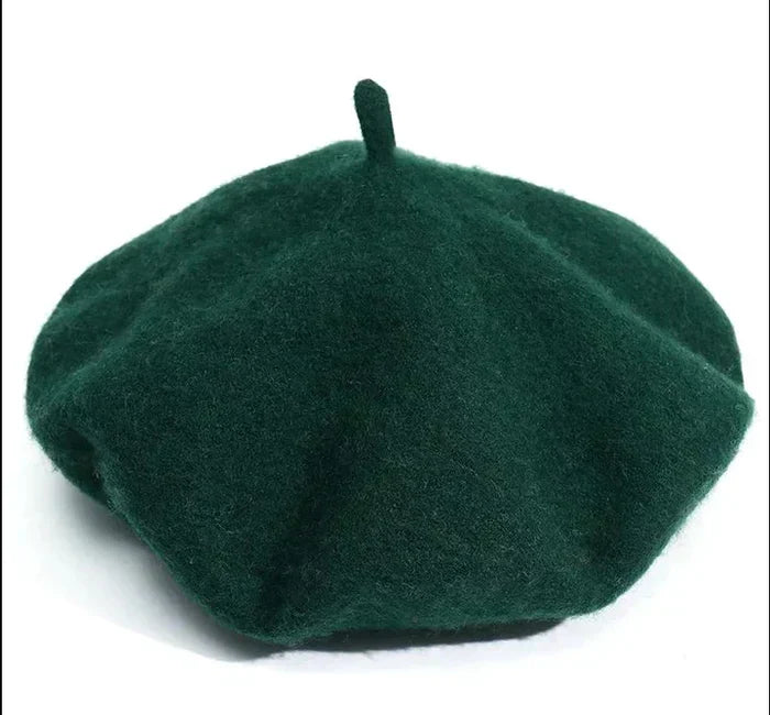 Dunkelgrünes Woll-Barett, klassisches Design, modisches Accessoire, Unisex-Hut.