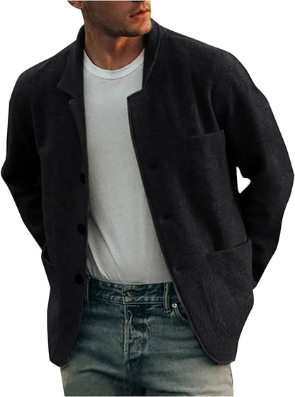 Dunkle Herrenjacke aus Wolle, lässig, mit Knöpfen, große Taschen, modisch, bequem.