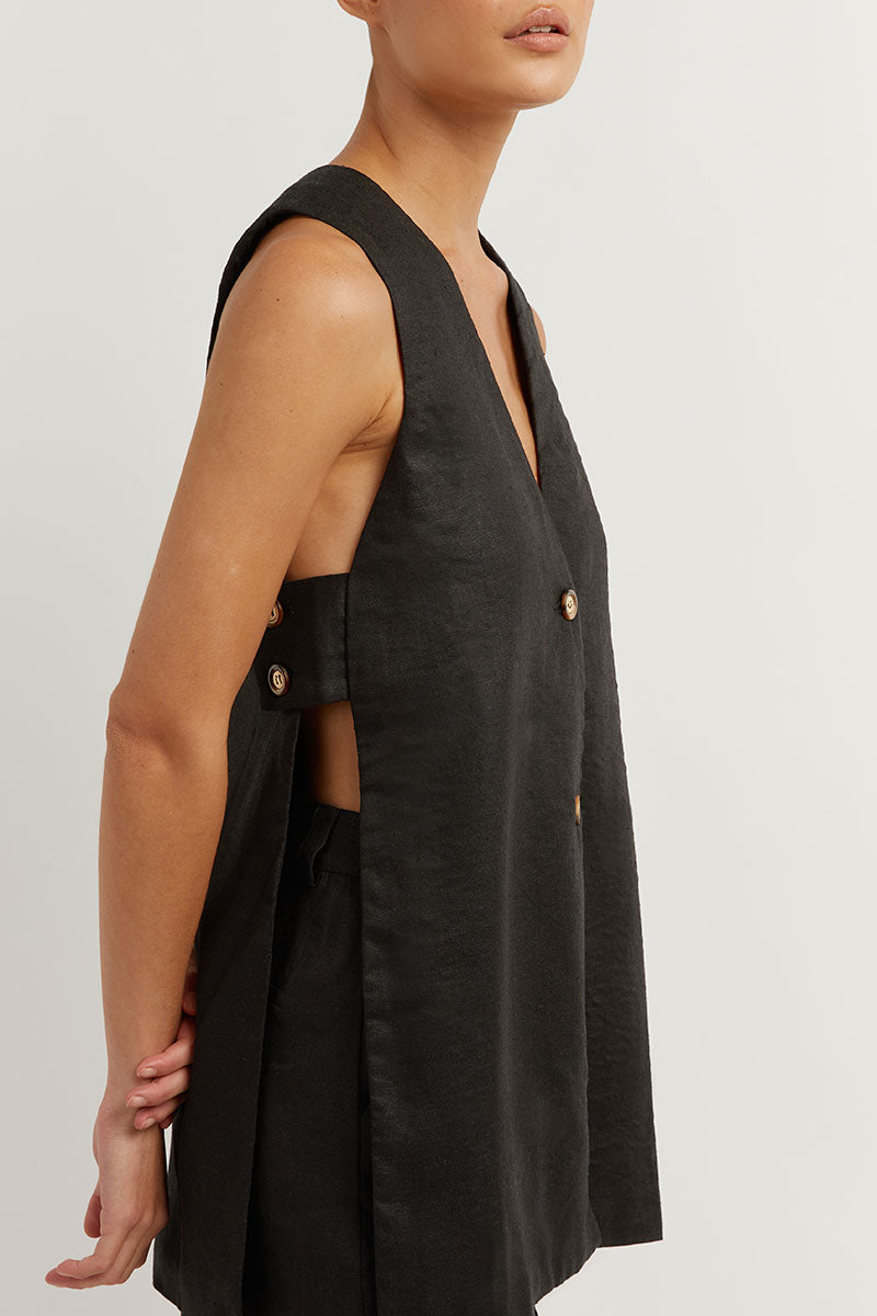 Damensomerset med ärmlös väst och högmidjade shorts – Sylvie