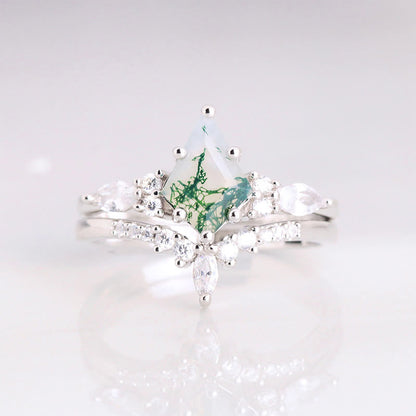 Silberner Ring mit Moosachat und Zirkonia, elegantes Design, Damen-Schmuck, Geschenkideen.