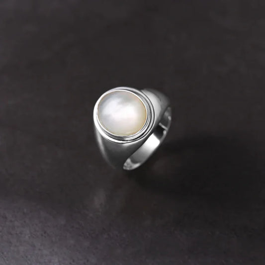 Silberring mit rundem Perlmuttstein, elegantes Design, Schmuck für Damen und Herren.