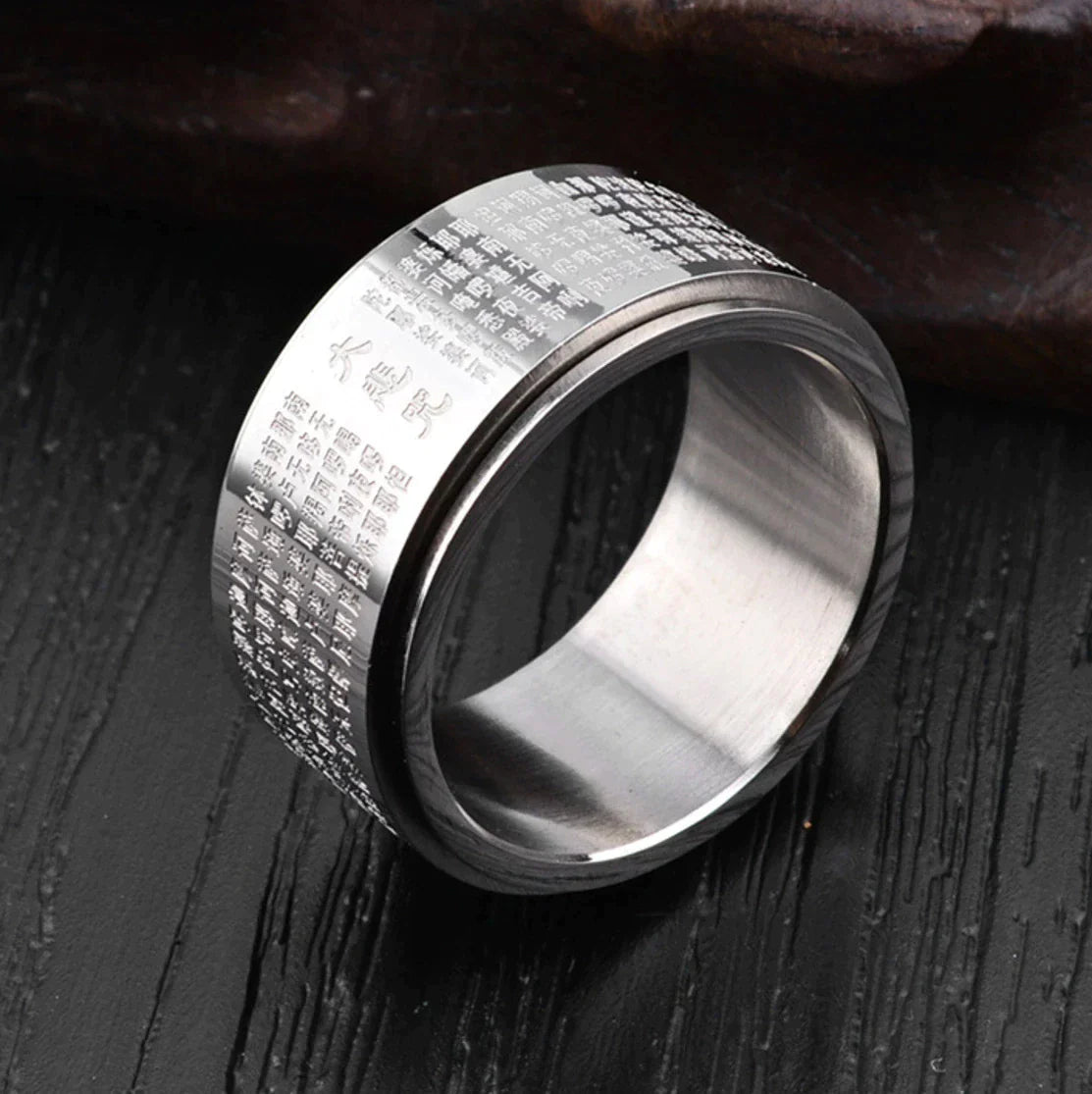 Silberner Edelstahlring mit chinesischen Schriftzeichen, Herrenring, modisches Accessoire.