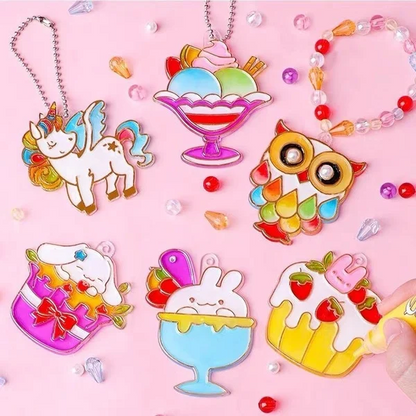 Bunte Cartoon-Schlüsselanhänger aus Acryl, Einhorn, Eule, Dessertmotive, Kinderaccessoires.