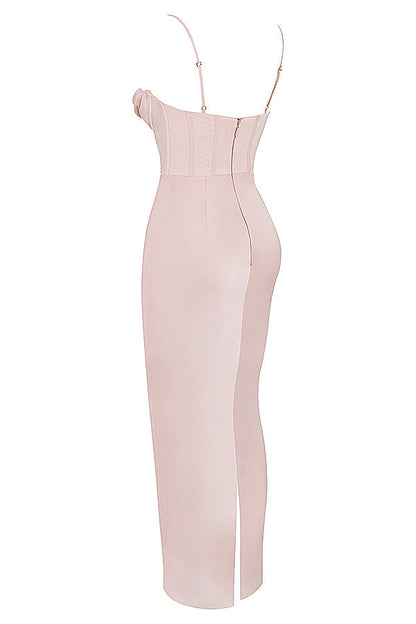 Rosa Satin-Corsagenkleid mit Trägern, Rückansicht, elegantes Abendkleid, figurbetont, lang.