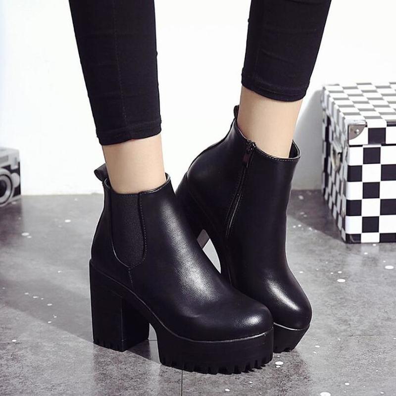 Schwarze Damen-Stiefeletten mit Plateau, Leder, modisch, robust, für Herbst/Winter.