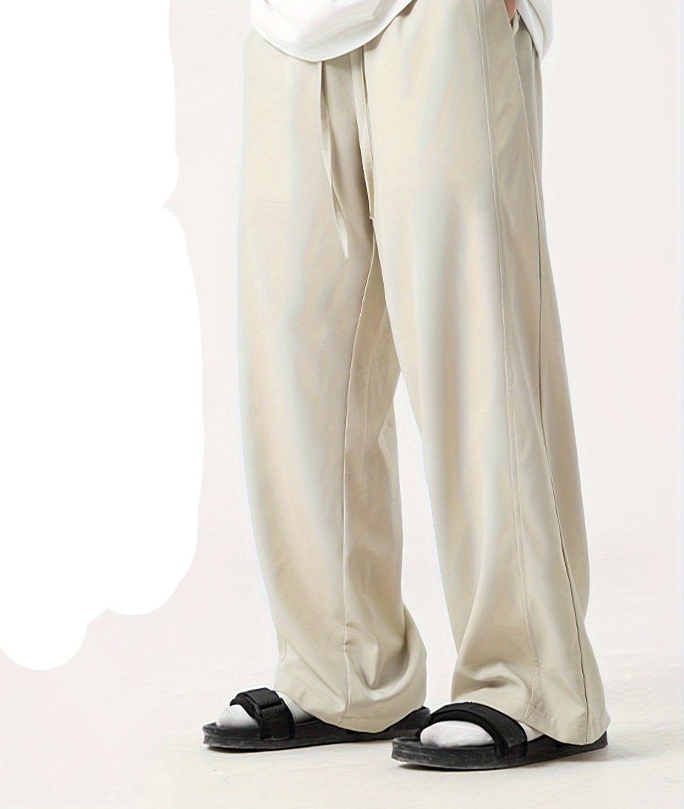 Beige weite Hose, Unisex, lässiger Stil, Sommermode, Sandalen, bequeme Freizeitkleidung.