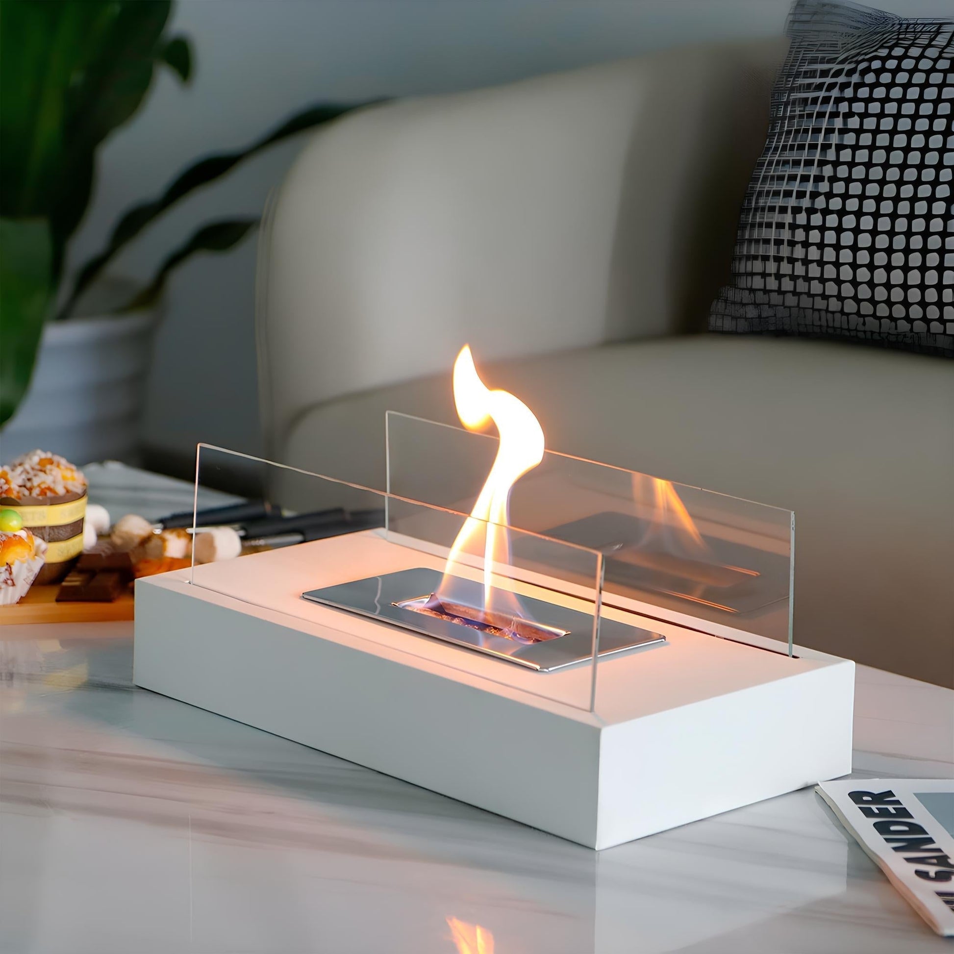 Tischkamin aus Glas und Metall, modern, weiß, für Innenräume, dekorativ, Bioethanol-betrieben.