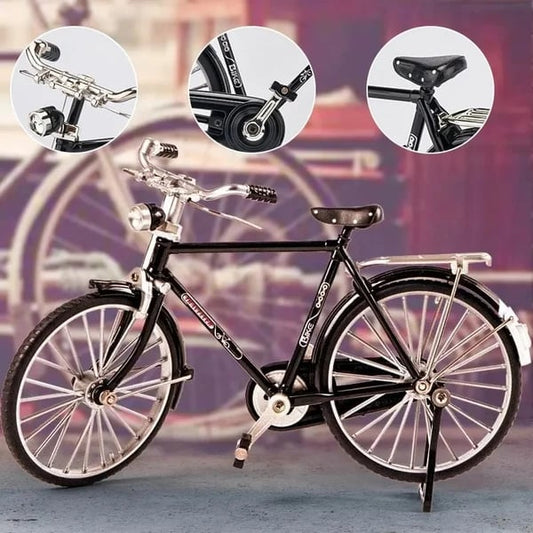 Schwarzes Vintage-Fahrrad mit silbernen Details, Ledersattel, Retro-Design, Stadtfahrrad.