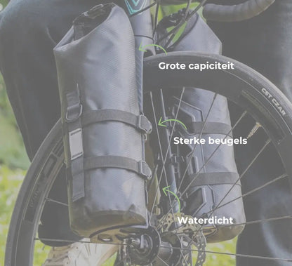 Wasserdichte Fahrradtaschen am Vorderrad, schwarz, große Kapazität, robuste Befestigung.