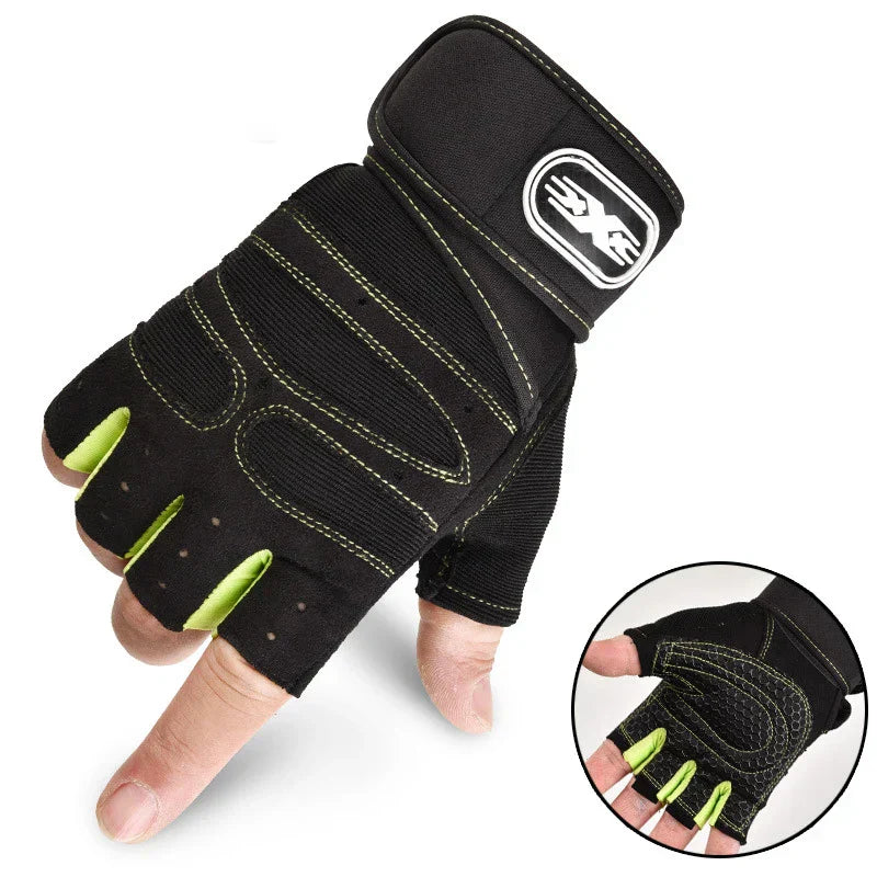 Schwarze Fitness-Handschuhe mit grünen Akzenten, gepolstert, für Krafttraining und Gewichtheben.