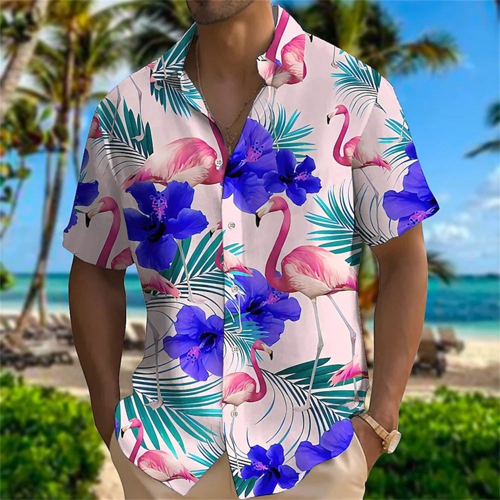 Herrenhemd mit Flamingo- und Blumenmuster, kurzärmelig, tropisches Design, Strandhintergrund.