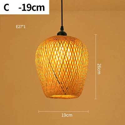Geflochtene Hängelampe aus Rattan, 19cm Durchmesser, warmes Licht, E27 Fassung, Boho-Stil.