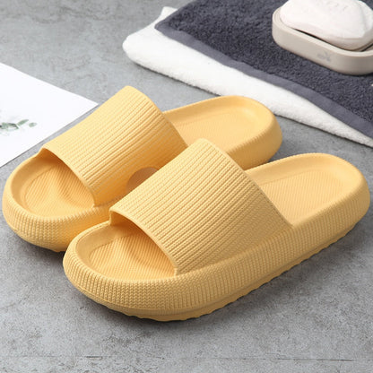 Gelbe Badeschlappen aus Gummi, rutschfest, ideal für Badezimmer oder Pool, Unisex-Design.