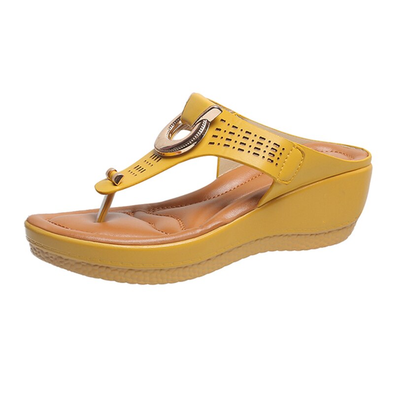 Gelbe Damen-Sandale mit Keilabsatz, PU-Leder, Sommerschuh, modisch und bequem.
