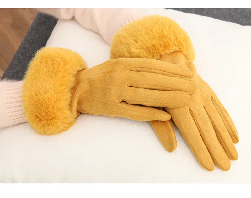 Gelbe Damenhandschuhe aus Wildleder mit Kunstpelz, warm, elegant, Wintermode Accessoire.