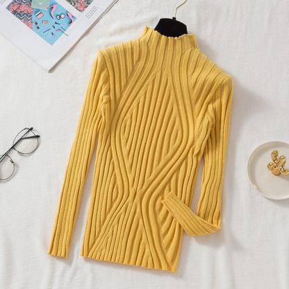 Gelber gerippter Rollkragenpullover aus Strickstoff, Damenmode, Herbstbekleidung, elegant.