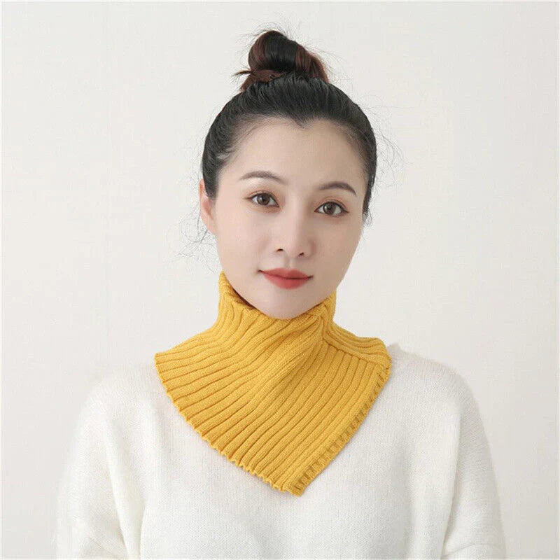 Frau mit gelbem Strickkragen, modisches Accessoire, Herbst-Winter, Damenmode, warm, elegant.