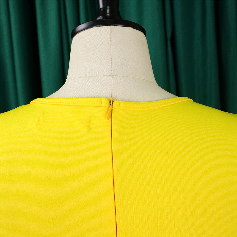 Gelbes Kleid mit Reißverschluss, Rückansicht, Damenmode, elegantes Design, Polyesterstoff.