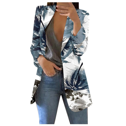 Damenblazer mit Palmenmuster, blau-weiß, Reverskragen, schlanke Passform, modisch.