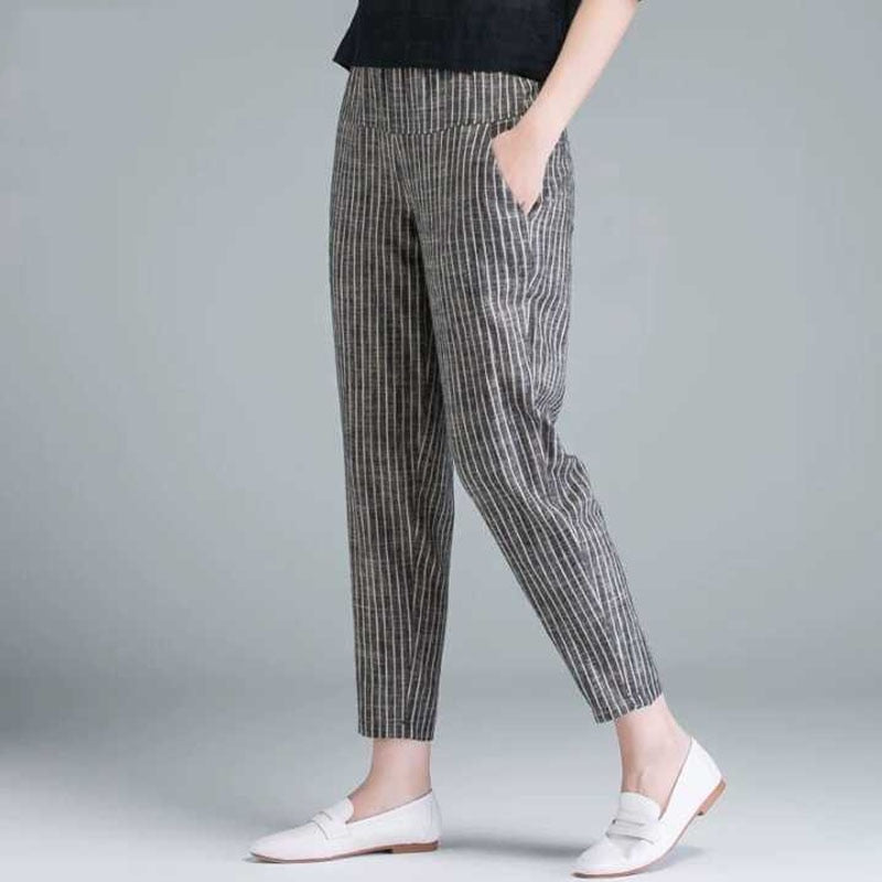 Damenhose gestreift grau, elegant, Baumwolle, Freizeitmode, bequem, modern, stilvoll.