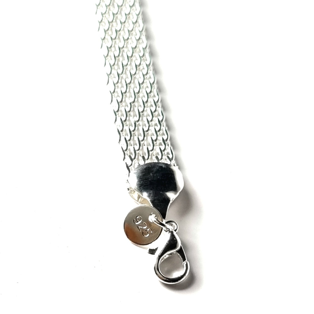 Silbernes geflochtenes Armband mit Karabinerverschluss, 925er Sterling Silber, Schmuckaccessoire.