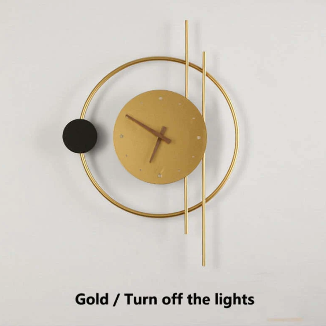 Goldene Wanduhr, modernes Design, geometrische Formen, minimalistischer Stil, Wohnzimmer-Dekor.
