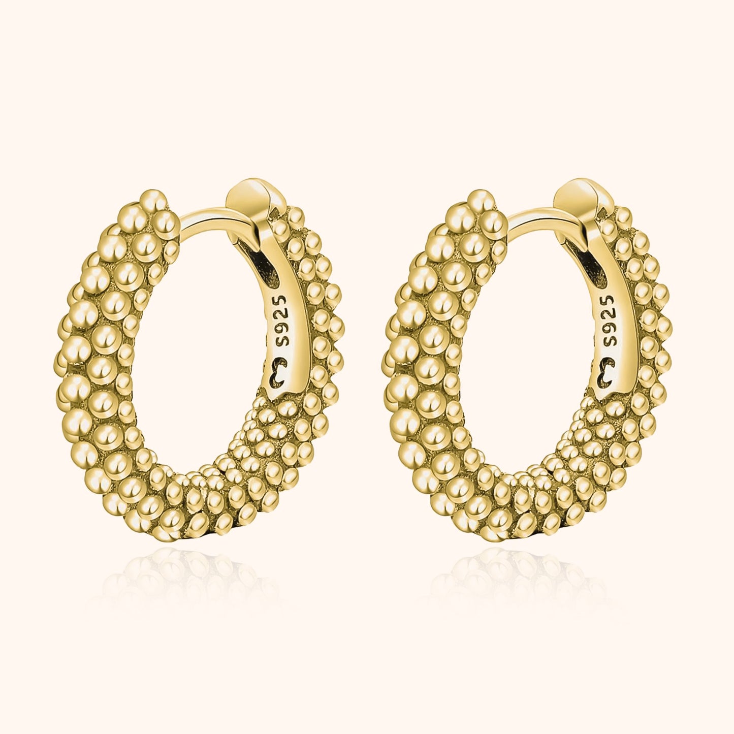 Goldene Creolen Ohrringe, 925 Sterling Silber, Perlenstruktur, eleganter Schmuck.