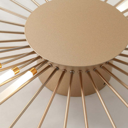 Goldene Deckenleuchte, modernes Design, Metall, LED, runde Form, stilvolle Wohnraumbeleuchtung.