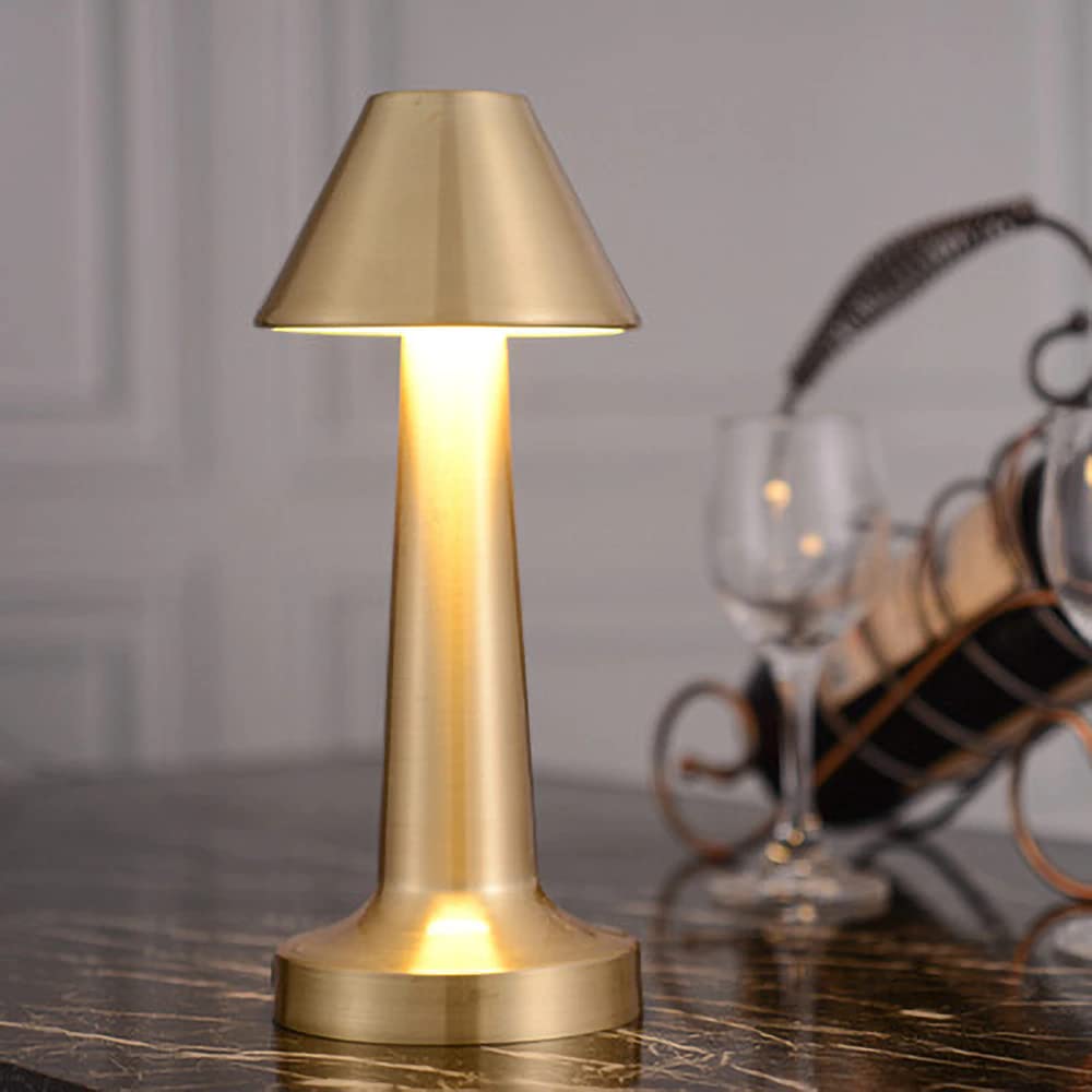 Goldene LED-Tischlampe aus Metall, modernes Design, warmweißes Licht, ideal für Wohnzimmer.