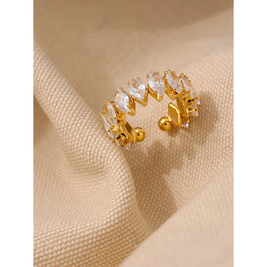 Goldener Ohrclip mit Zirkonia-Steinen, eleganter Schmuck, modisches Accessoire, Damen-Ohrring.