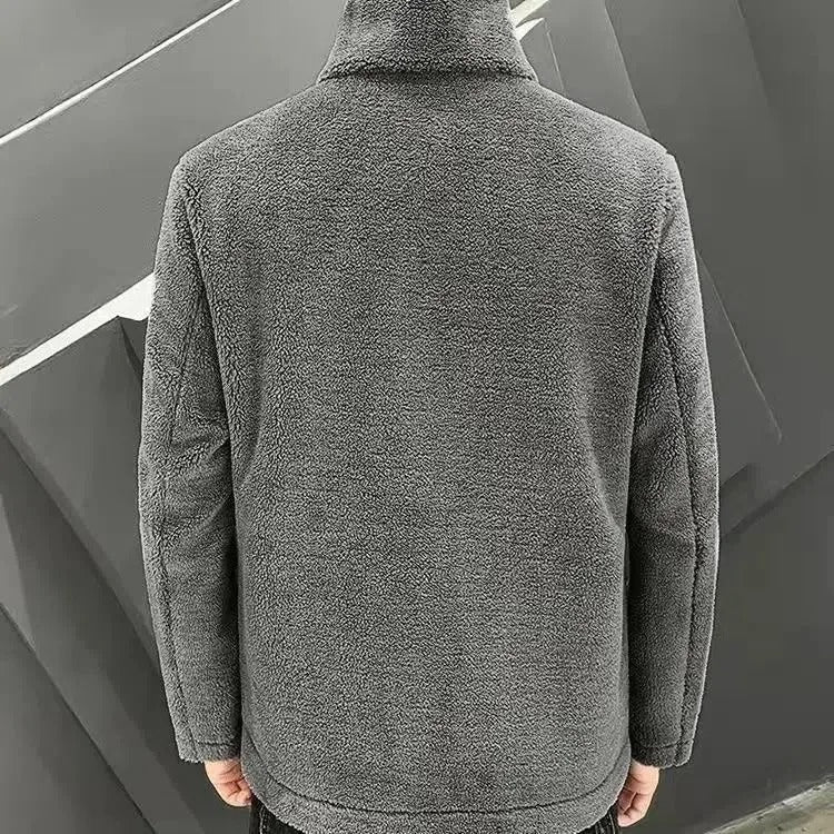 Graue Fleecejacke für Herren, Rückansicht, warm, modisch, Winterbekleidung.