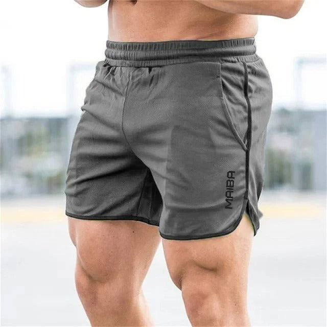 Graue Herren-Trainingsshorts, atmungsaktiv, elastisch, ideal für Fitness und Sport.