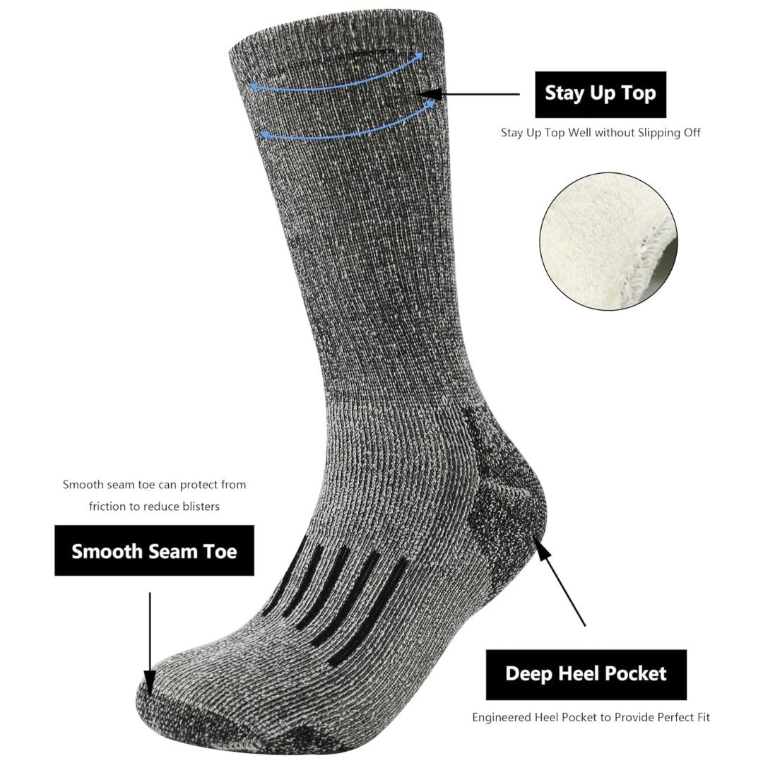 Graue Sportsocken mit glatter Naht, tiefem Fersenfach, rutschfestem Bund, atmungsaktivem Material.