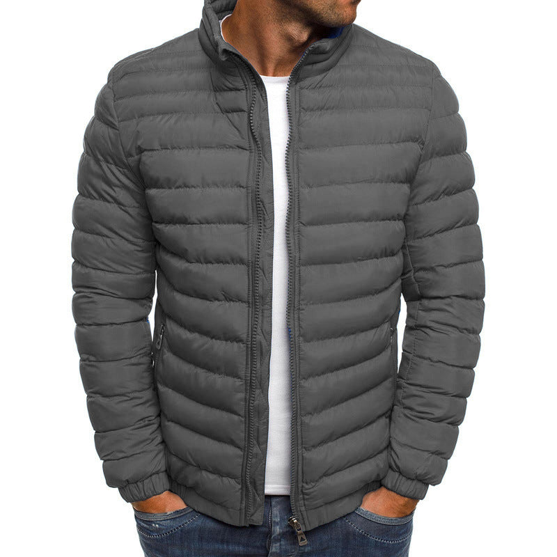 Graue Herren-Daunenjacke, Stehkragen, Reißverschluss, modisch, warm, Winterbekleidung.