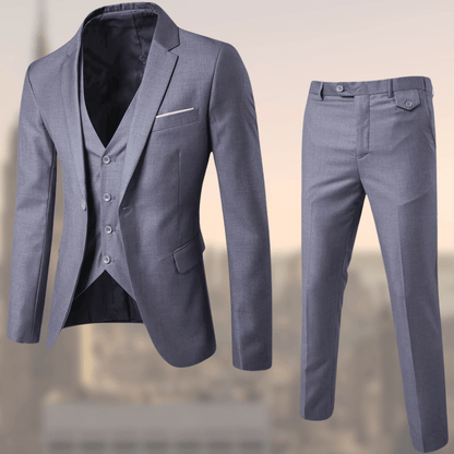 Grauer Herrenanzug mit Weste, elegantes Design, ideal für formelle Anlässe.