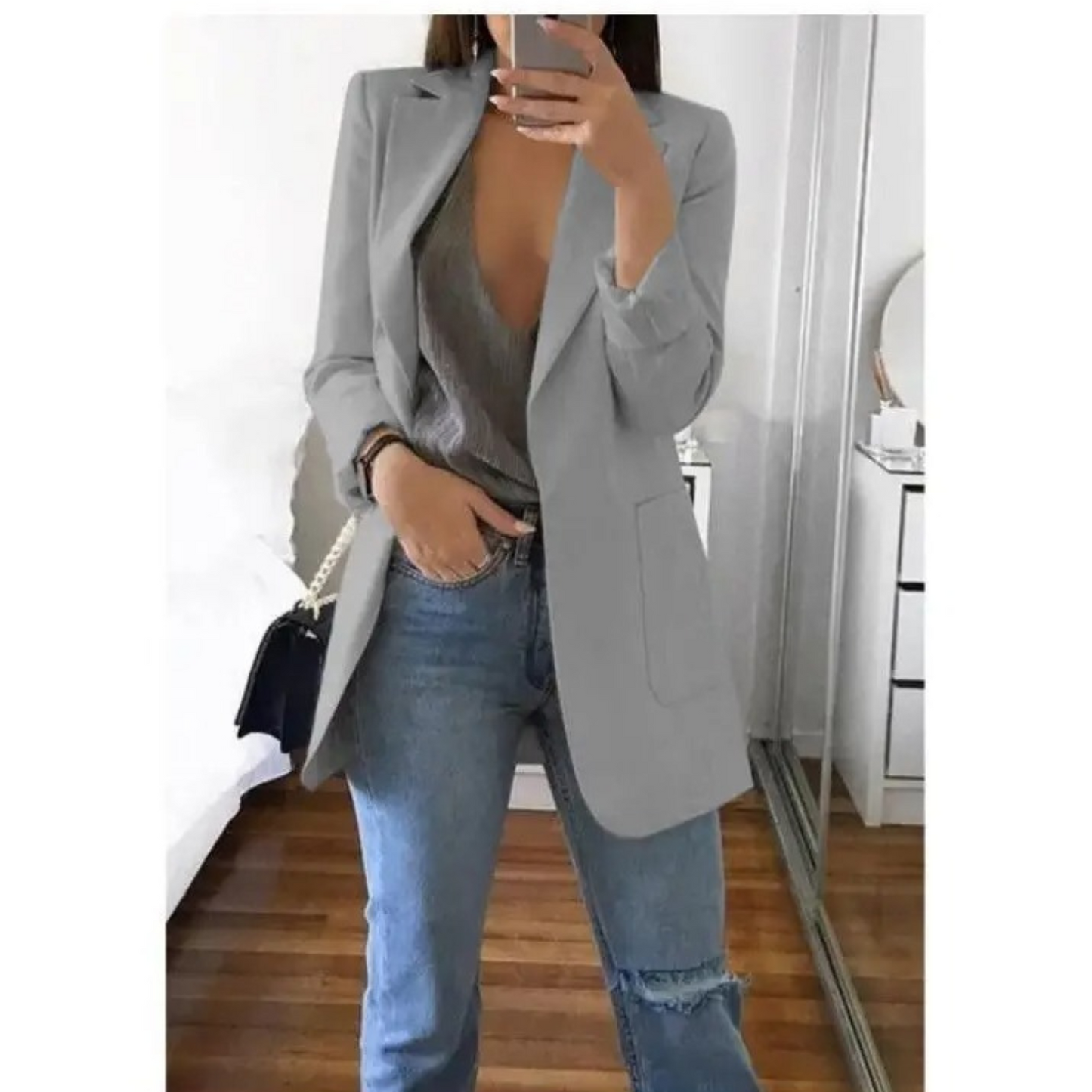 Damenblazer grau, lang, elegant, modisch, Büro-Outfit, Freizeitkleidung, Herbstmode.