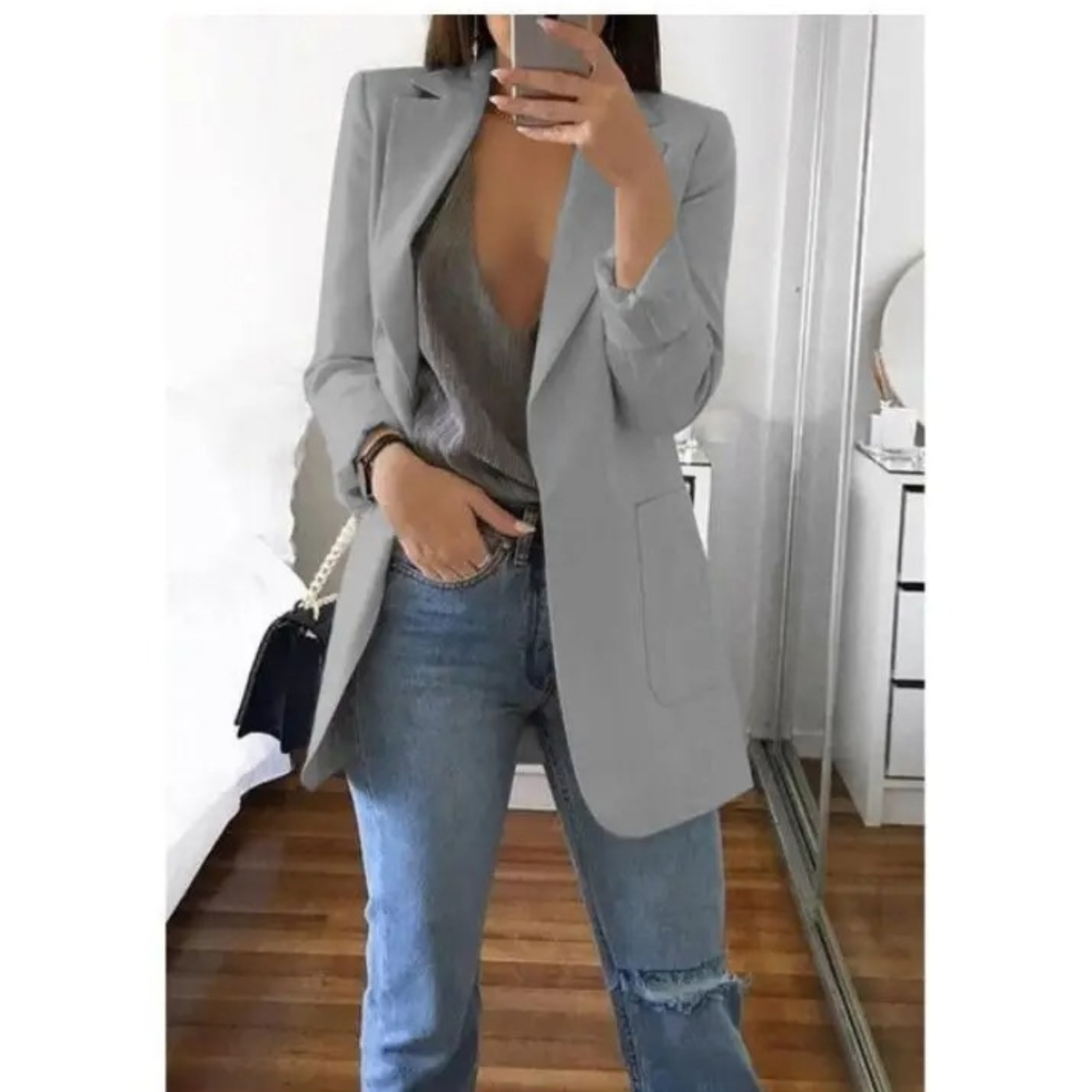 Damenblazer grau, lang, elegant, modisch, Büro-Outfit, Freizeitkleidung, Herbstmode.