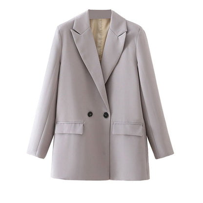 Grauer Damenblazer, zweireihig, elegant, Büro, Mode, Herbst, klassisch, stilvoll.