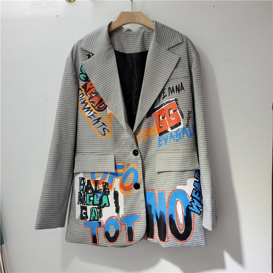 Graues Karoblazer mit buntem Graffiti-Design, Herrenmode, Streetwear, Baumwolle.