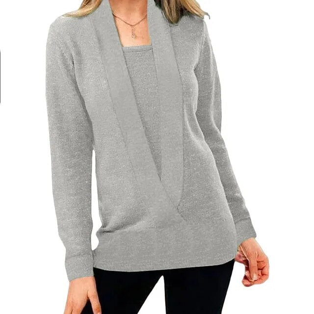 Grauer Damenpullover, V-Ausschnitt, langärmelig, weiches Material, modisch, bequem.